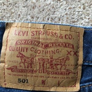 LEVI dark wash jean shorts